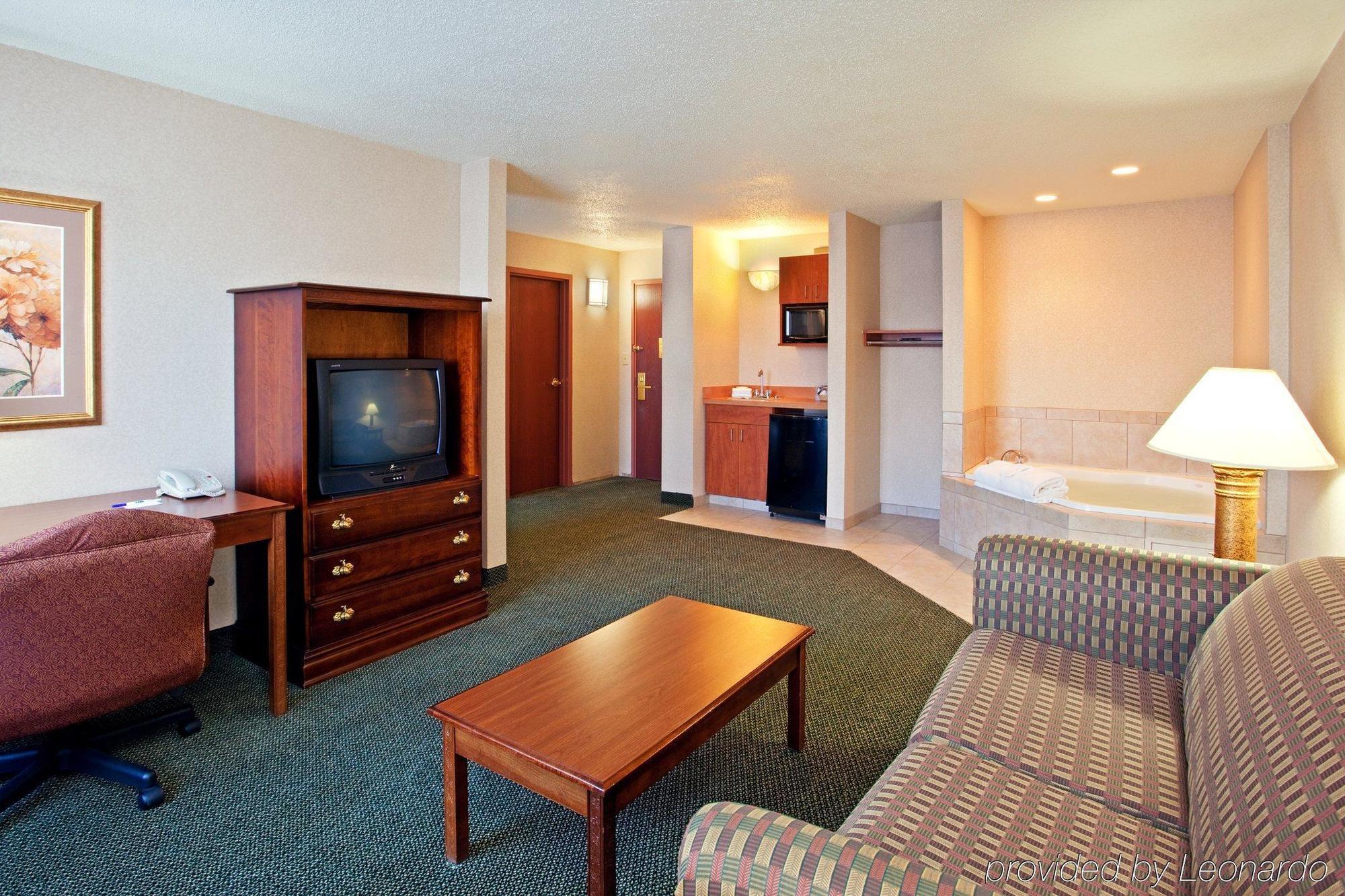 Holiday Inn Express And Suites Pittsburgh West Mifflin By Ihg Εξωτερικό φωτογραφία