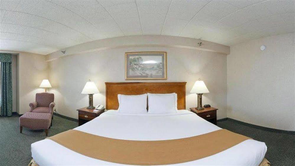Holiday Inn Express And Suites Pittsburgh West Mifflin By Ihg Εξωτερικό φωτογραφία